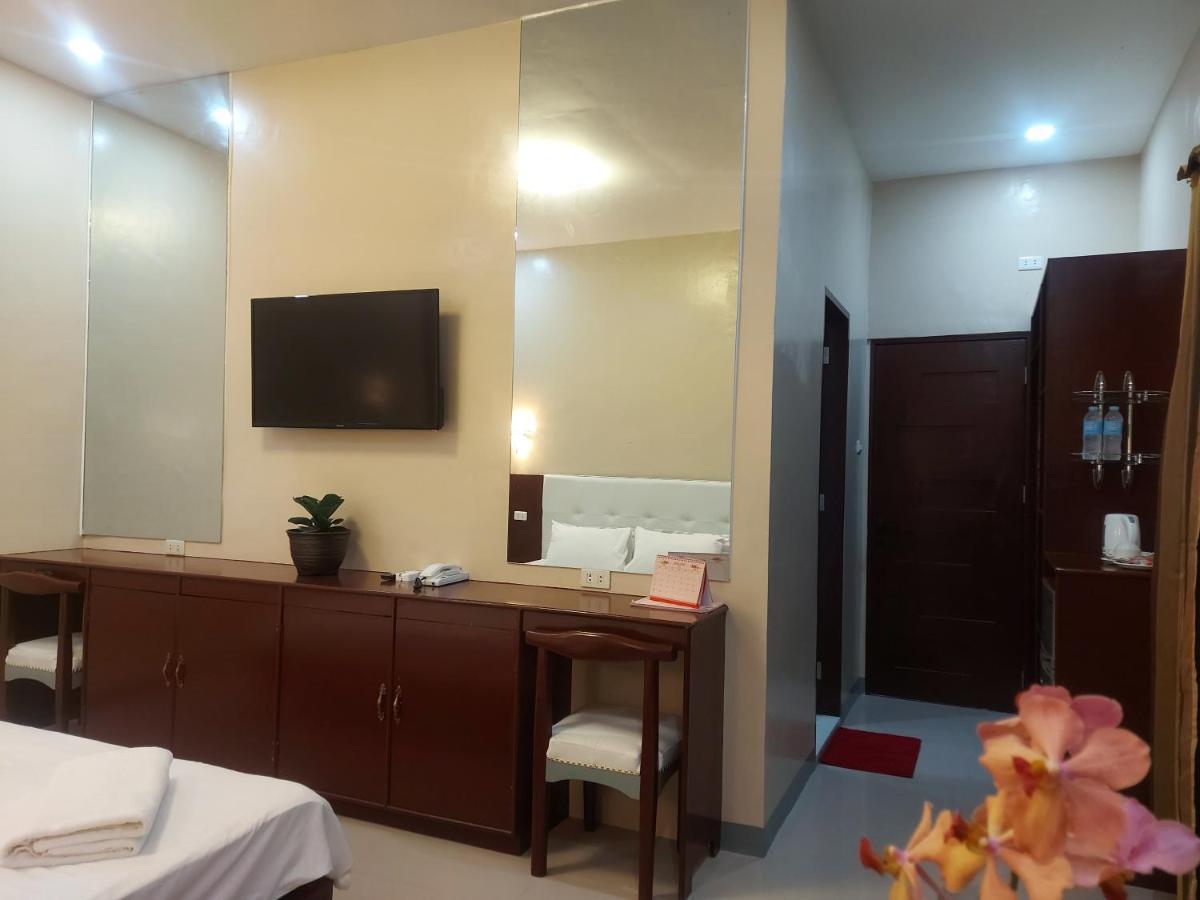 B&S Orchids suites hotel Dipolog City Exterior foto